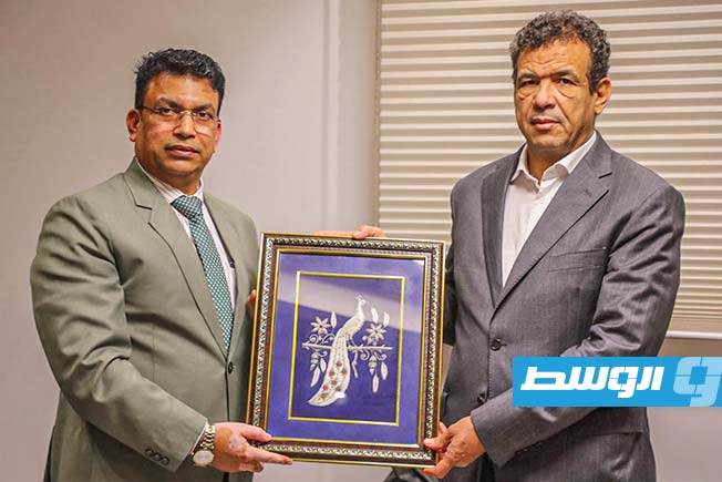 أبوجناح يبحث مع سفير الهند التعاون في المجال الصحي