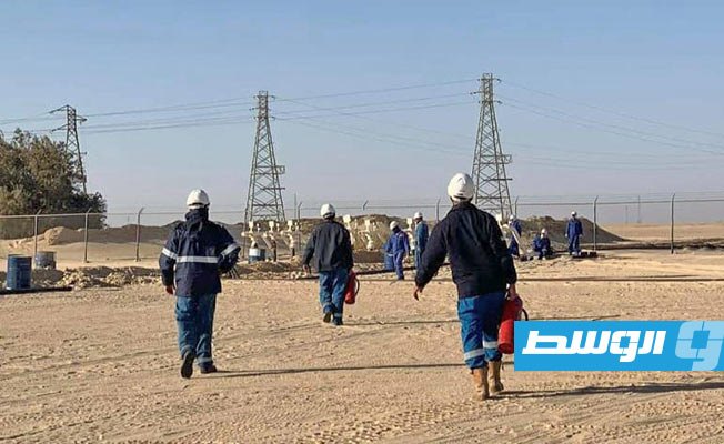 بسواعد وطنية.. «الواحة للنفط» تعلن استبدال خط «4 إنش» قرب حقل السماح