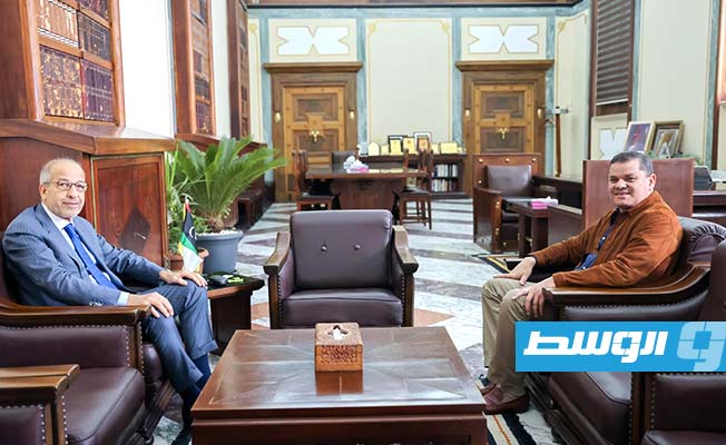 الدبيبة والكبير يبحثان علاوة الزوجة والأبناء ومنحة الزواج