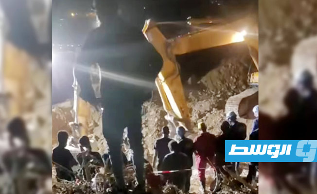 العثور على عائلة ناجية تحت الأنقاض في درنة