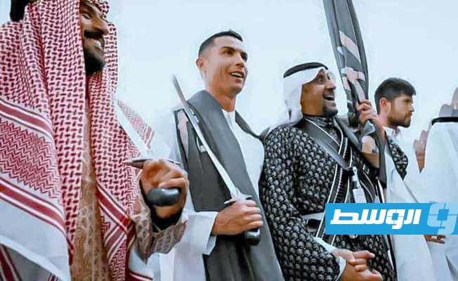 بالصور.. كريستيانو رونالدو بالزي السعودي في يوم التأسيس