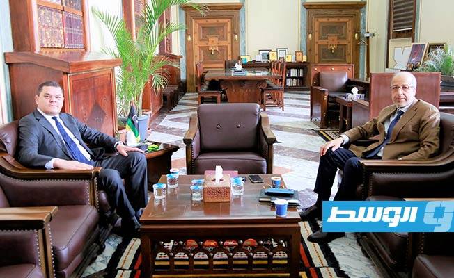 دبيبة والكبير يناقشان جهود ضمان الاستقرار المالي والنقدي وتوحيد مؤسسات الدولة