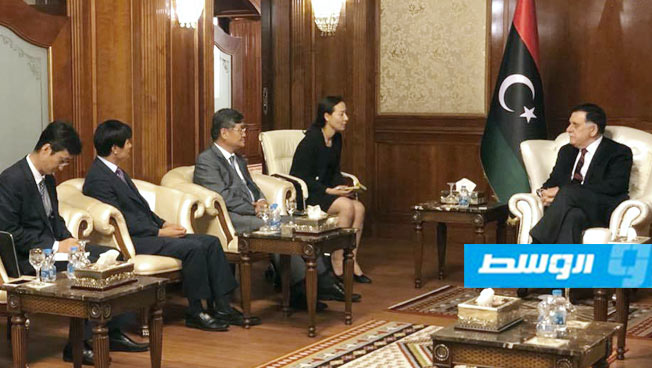السراج يطلع السفير الكوري على الجهود المبذولة لإطلاق المخطوفين من موقع الحساونة