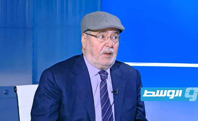 القبة الفلكية تحتفي بـ«سيرة الألم» للشاعر د. جمعة عتيقة