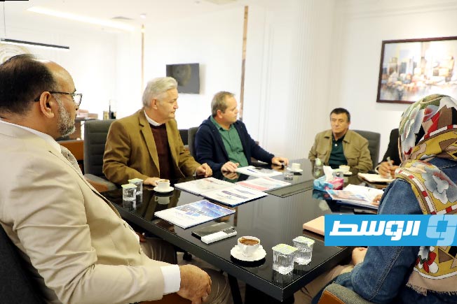 حكومة الدبيبة تبحث مع «كوبلت» استخدام الطاقة الشمسية في مشاريع المياه