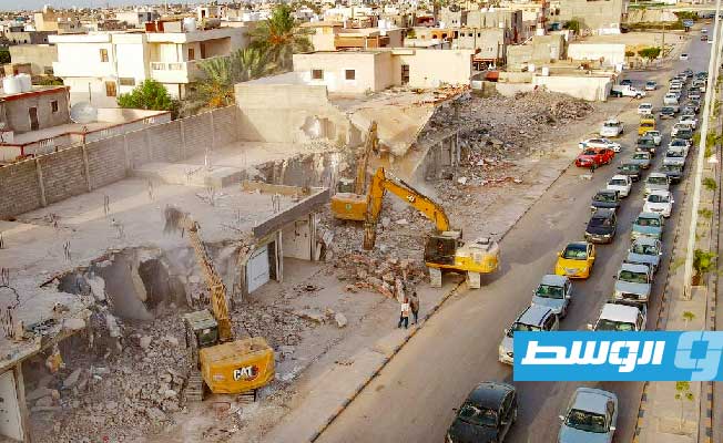 استمرار إزالة المباني المخالفة والعشوائية في الفرناج (صور)