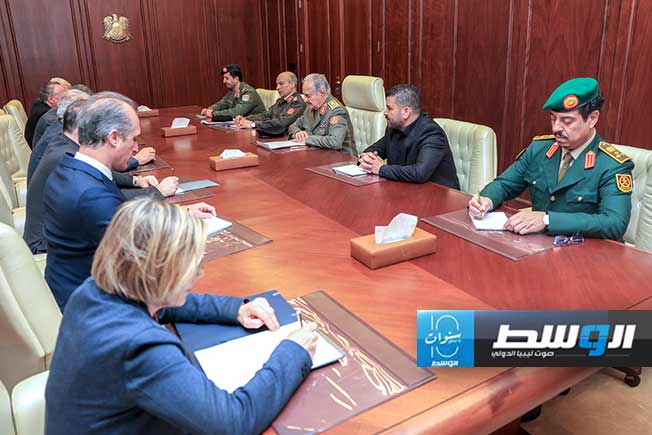 حفتر يستقبل وفدًا إيطاليًا برئاسة وزير الداخلية