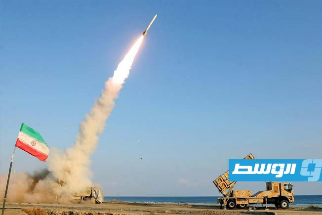 إيران تجري مناورات عسكرية في خليج عمان السبت