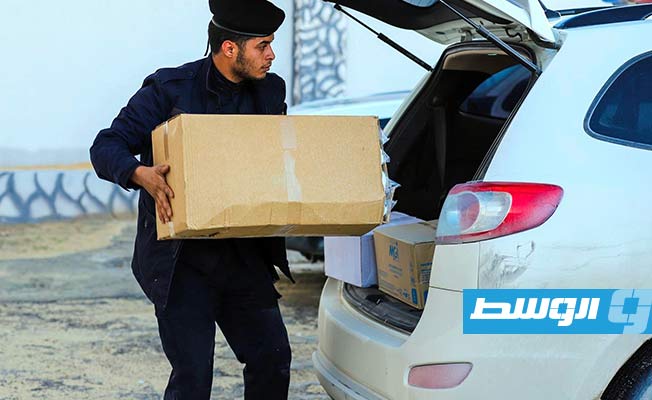تسليم مستلزمات صحية خاصة بتأمين الانتخابات لشرطة أجدابيا