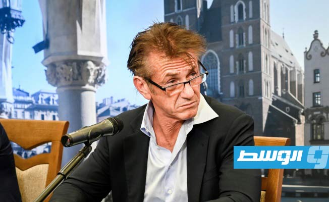 شون بن يدعم اللاجئين الأوكرانيين في بولندا