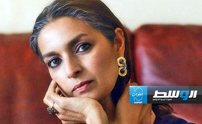 الكاتبة الأميركية جومبا لاهيري ترفض جائزة «إيسامو نوغوتشي» للعام 2024 بسبب «الكوفية الفلسطينية»