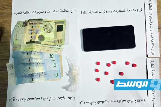 ضبط وافدين بحوزتهما أقراص «ترامادول» في الكفرة