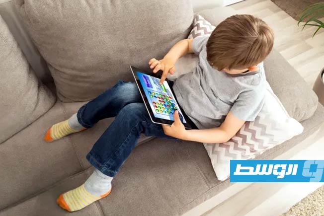 وزارة الصحة الأميركية: التعرض المفرط للشاشات يهدد صحة الأطفال والمراهقين