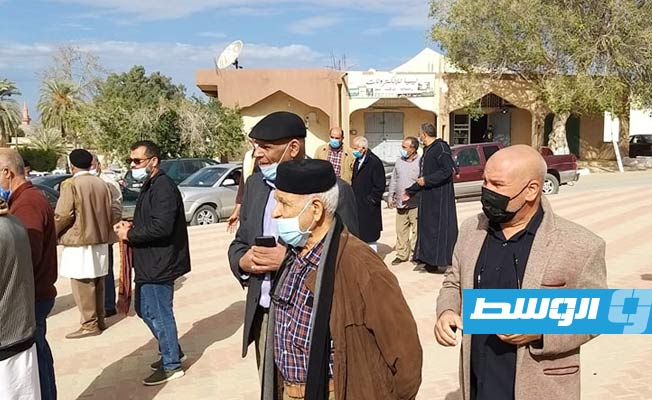 تشييع جثمان الأديب رضوان أبوشويشة