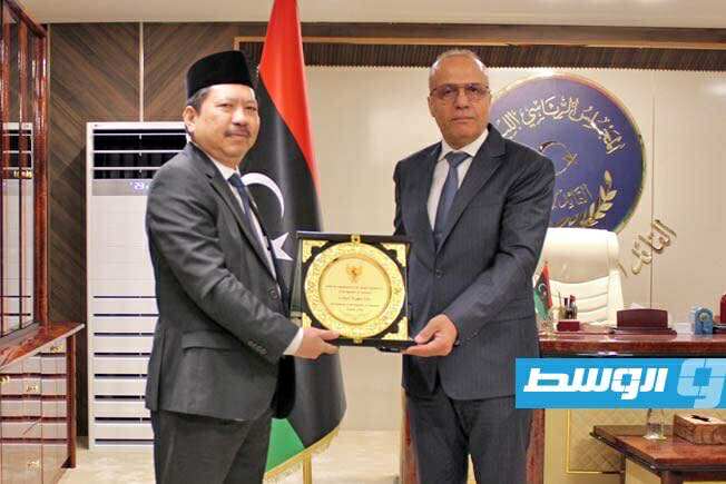 اللافي يدعو إلى تفعيل مذكرات التفاهم الاقتصادية مع إندونيسيا