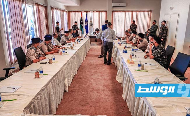 اجتماع أمني موسع يبحث إجراءات مكافحة الهجرة غير الشرعية وتهريب الوقود