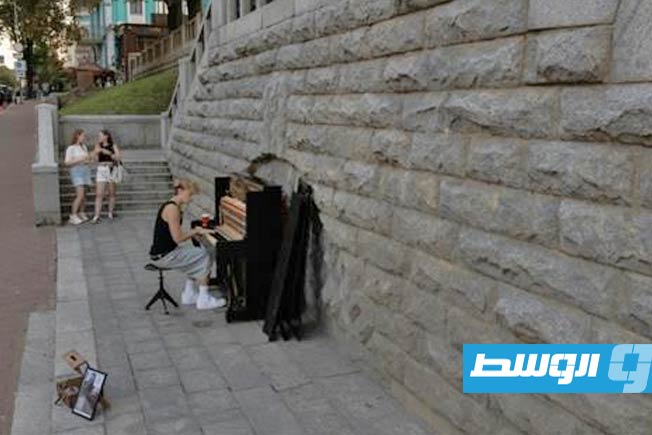 فوز عازف البيانو الفرنسي بول لوكوك بجائزة كلارا هاسكيل العريقة