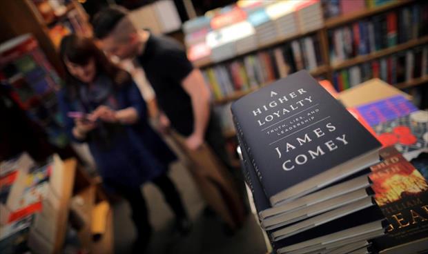 كتاب كومي يبيع 600 ألف نسخة بالأسبوع الأول من طرحه