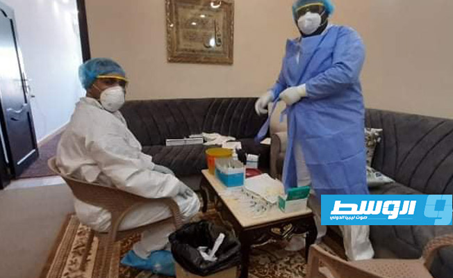 اللجنة الاستشارية لمكافحة «كورونا»: سحب عينات لدى 114 عائدا من مصر
