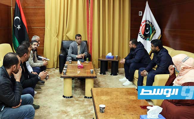 أبوجناح يستمع لاحتياجات العاملين بمراكز العزل والفلترة