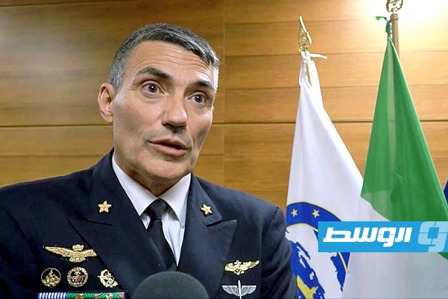 قائد «إيريني» يستعرض أنشطة العملية ويعلن استكمال تدريب أساسي لـ30 عسكريا ليبيا في إيطاليا