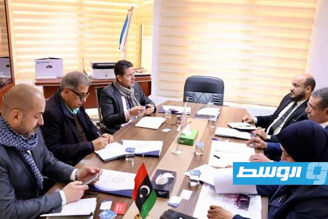 «التعليم» تبحث تدريس الفرنسية كلغة اختيارية للمرحلة الثانوية