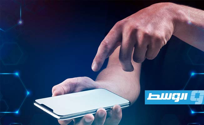 هواتف ذكية تصلح نفسها وتشحن بالطاقة الشمسية