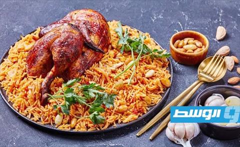 كبسة بالدجاج والصنوبر