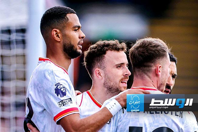 ليفربول يفوز على كريستال بالاس وينفرد بصدارة الدوري الإنجليزي
