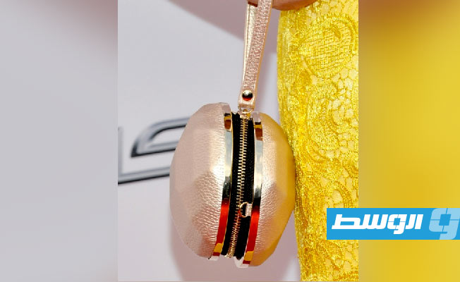 «السحّاب».. علامة مهمة للتعرف على الحقائب الفاخرة