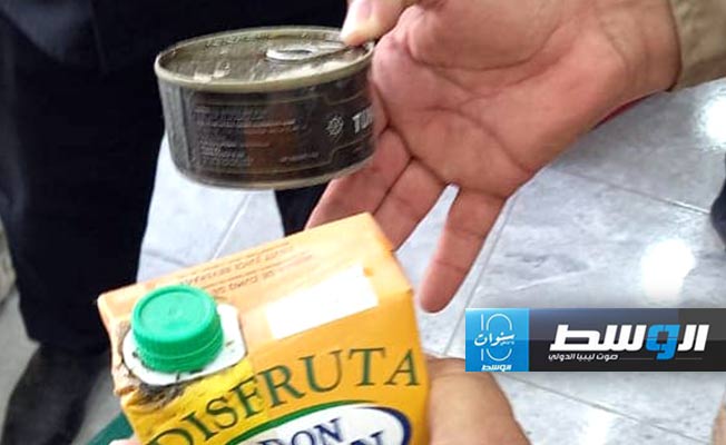 إتلاف مواد غذائية منتهية الصلاحية في بنغازي (صور)