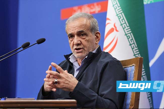 الرئيس الإيراني لنظيره الفرنسي: لا تفاوض مع واشنطن تحت القصف