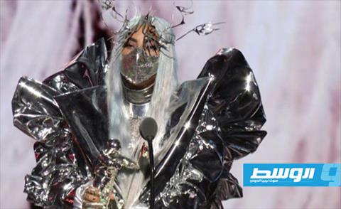 ليدي غاغا تحصد جوائز «ام تي في» للأغنيات المصوّرة