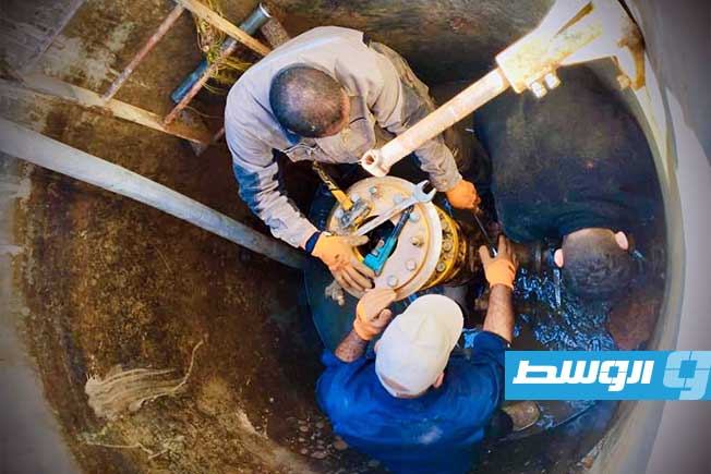 إزالة تعديات على مسارات النهر الصناعي بمنطقة الهيرة