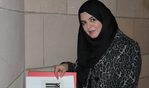 صف ازدحام بالأحلام في شعر فريال الدالي