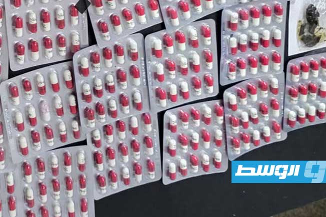 ضبط 3 أشخاص و240 حبة مخدرة وقطع حشيش معدة للترويج في طرابلس