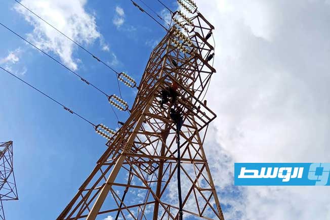 إعادة الكهرباء لمناطق واسعة في البيضاء بعد إصلاح عطل بمحطة الإذاعة