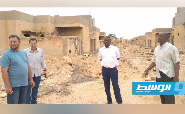 نقل المخلفات وإزالة العوائق في اثنين من أحياء تاورغاء