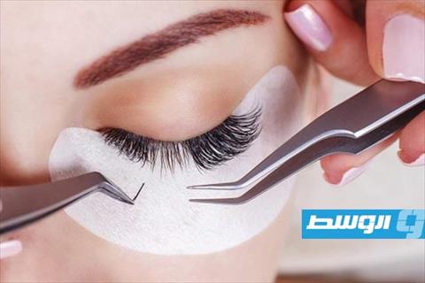 إزالة الرموش الصناعية في المنزل دون إيذاء عينيك