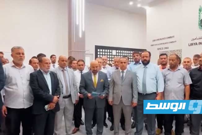 عاملون بـ«ليبيا للتأمين» يستنكرون اقتحام مقر الشركة في طرابلس (فيديو)