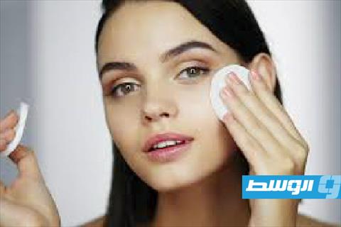 مزيل مكياج مرطب للبشرة من مكونات طبيعية