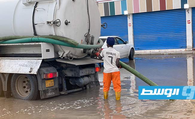 شفط مياه الأمطار في مصراتة (صور)