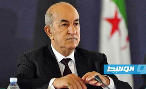 تبون وماكرون يتفقان على إطلاق مبادرات للتسوية السياسية في ليبيا