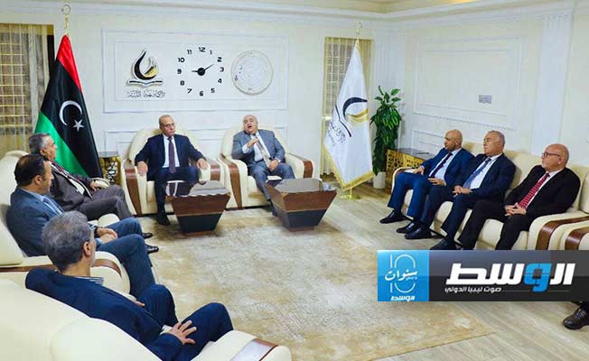 اللافي يؤكد أهمية توطين الدراسات العليا بالداخل