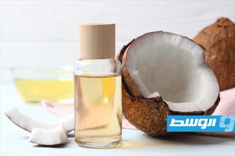 زيت جوز الهند والليمون والشبة.. مزيلات طبيعية للعرق