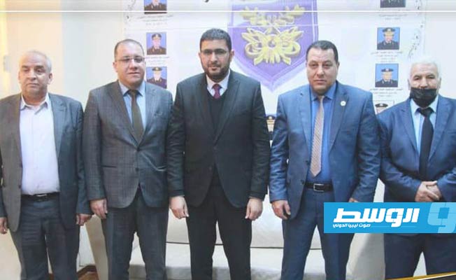 بومطاري يعلن تنفيذ قرار «الرئاسي» بشأن استحداث نظام الدولار الجمركي