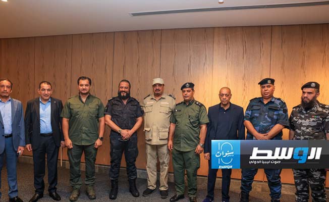 صدام حفتر يجتمع مع وزير الداخلية ورؤساء الأجهزة الأمنية بحكومة حماد