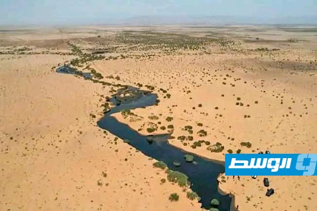 تسرب نفطي من أنبوب لنقل الخام جنوب الزاوية