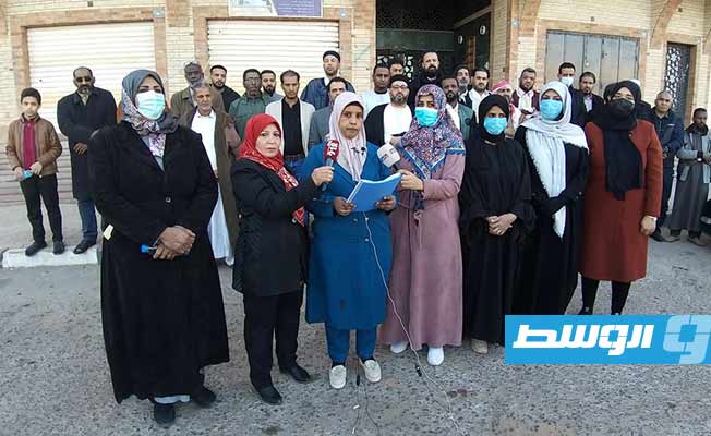 وقفة لنشطاء ومترشحين برلمانيين في سبها احتجاجا على تأجيل الانتخابات