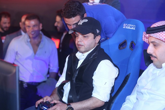 بالصور: عمرو دياب يشهد تعادل هنيدي وآل الشيخ